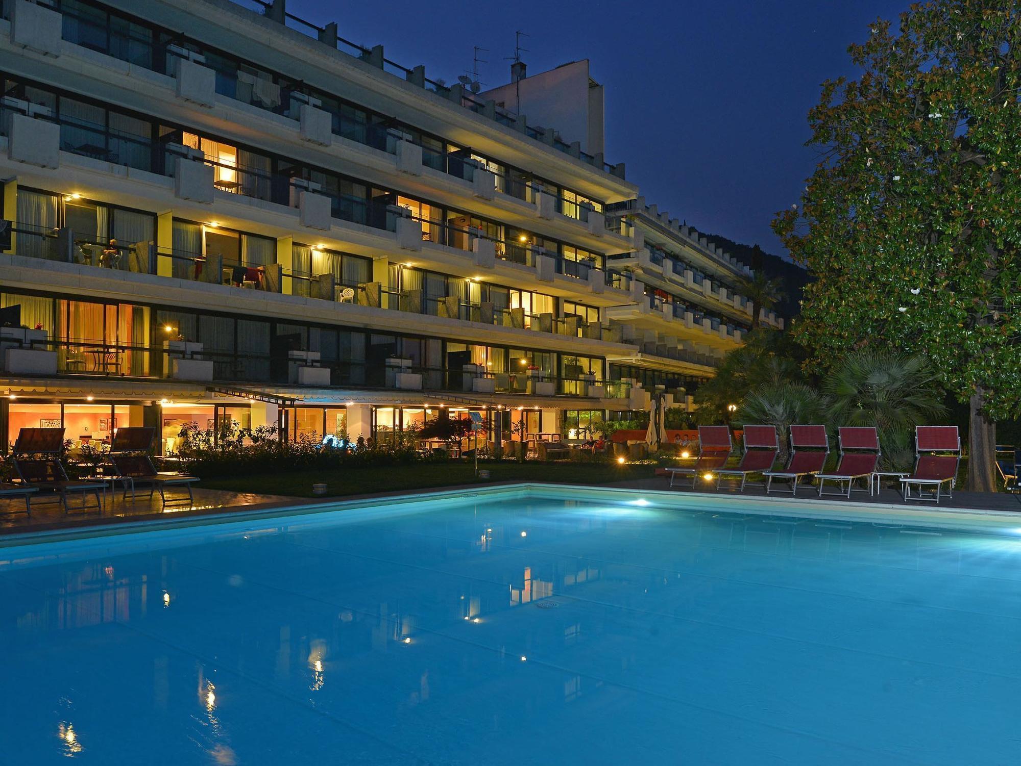 Hotel Du Parc 4*