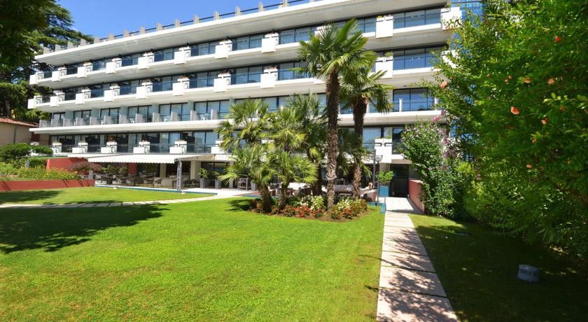Hotel Du Parc 4*